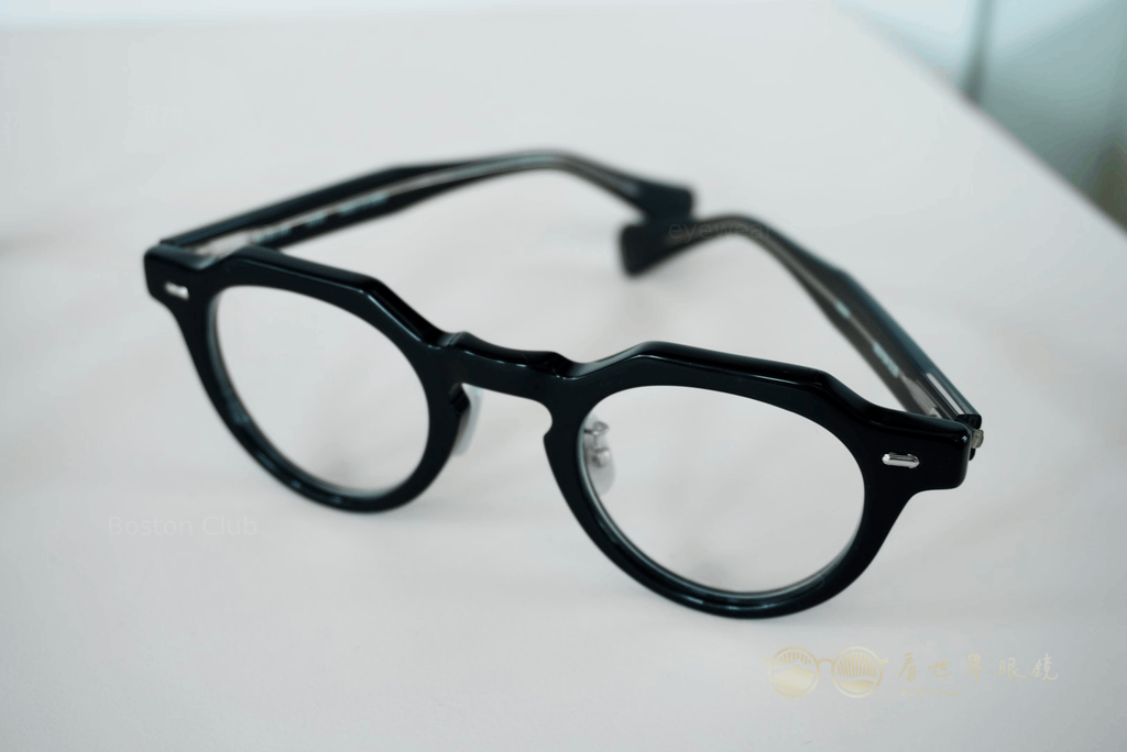 CHUCK Col.01
