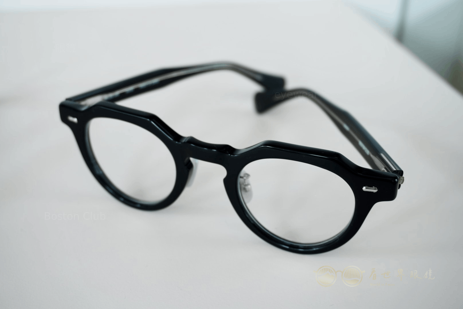 CHUCK Col.01